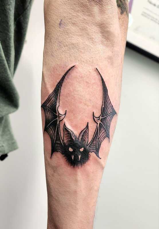 bat tattoo by nicole at tantrix body art4
